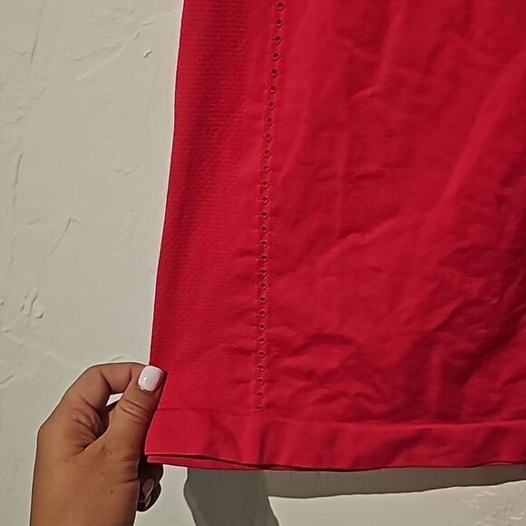 Fabletics Delta Tank - NWT - Picture 4 of 5